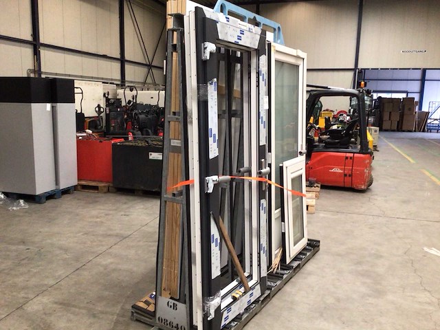 Kunststof kozijn met deur (2x) - afbeelding 2 van  3