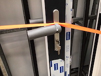 Kunststof kozijn met deur (2x) - afbeelding 3 van  3