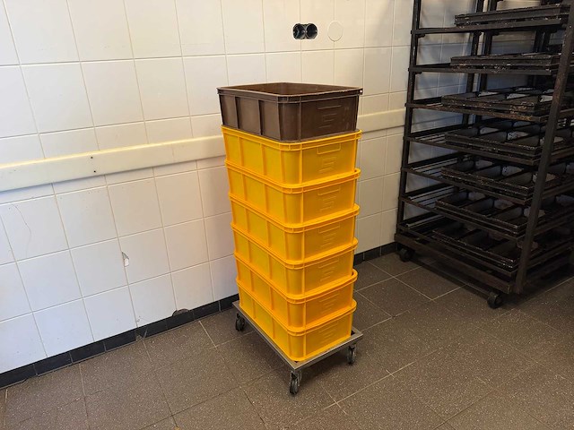 Kunststof krat (7x) - afbeelding 1 van  3