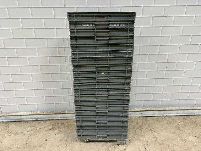 Kunststof krat op trolley (22x) - afbeelding 1 van  3