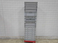 Kunststof krat op trolly (17x)