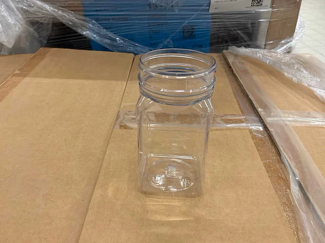 Kunststof kruidenpotten met strooidoppen (350 ml) (3456x) - afbeelding 3 van  4