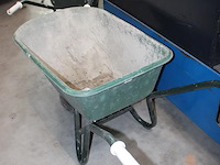 Kunststof kruiwagen fort. let op band leeg / lek. - afbeelding 2 van  2