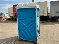 Kunststof mobiele toiletcabine - afbeelding 3 van  4