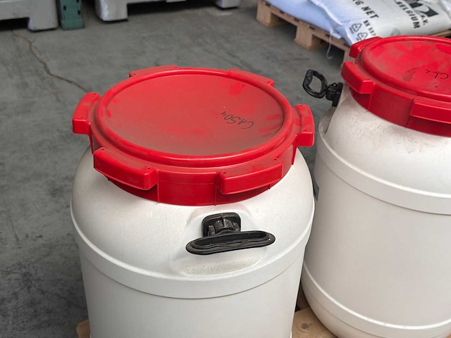 Kunststof opslag- / fermentatievaten met schroefdeksel (2x) - afbeelding 2 van  2