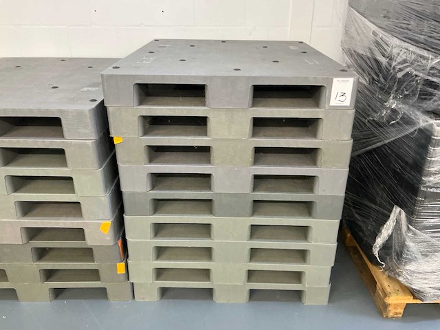 Kunststof pallet (17x) - afbeelding 2 van  4