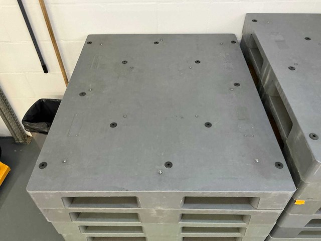 Kunststof pallet (17x) - afbeelding 4 van  4