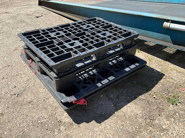 Kunststof pallet (4x) - afbeelding 3 van  3