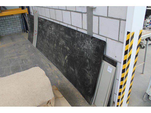 Kunststof plaatmateriaal in diverse maten en uitvoeringen w.o. 6x simona 5 mm 70 x 300 cm. - afbeelding 1 van  5