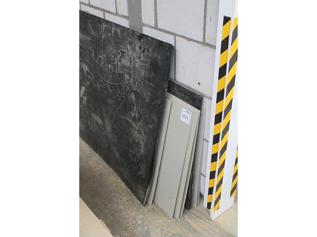Kunststof plaatmateriaal in diverse maten en uitvoeringen w.o. 6x simona 5 mm 70 x 300 cm. - afbeelding 2 van  5