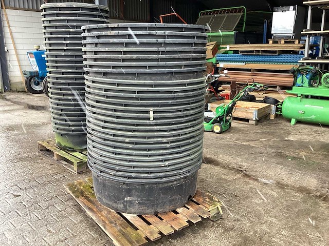 Kunststof plantenbak (24x) - afbeelding 1 van  4