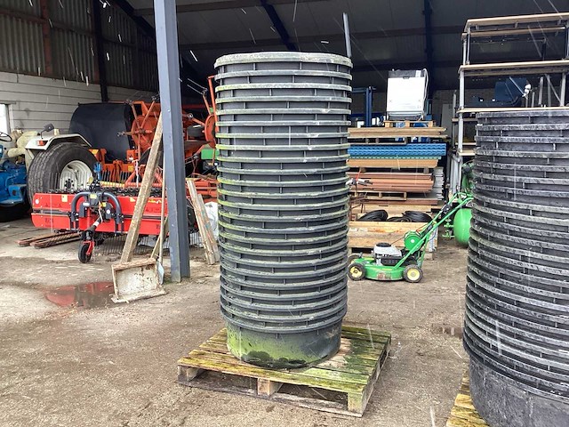 Kunststof plantenbak (24x) - afbeelding 1 van  5