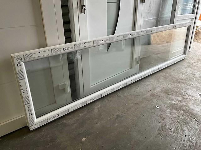 Kunststof raamkozijn - afbeelding 1 van  3