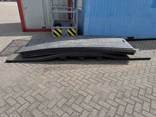 Kunststof rijplaten - 300x100cm & 400x100cm - plate material - afbeelding 1 van  2