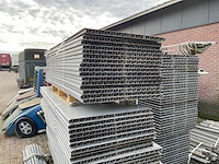 Kunststof (rvs) stalinrichting - afbeelding 4 van  8