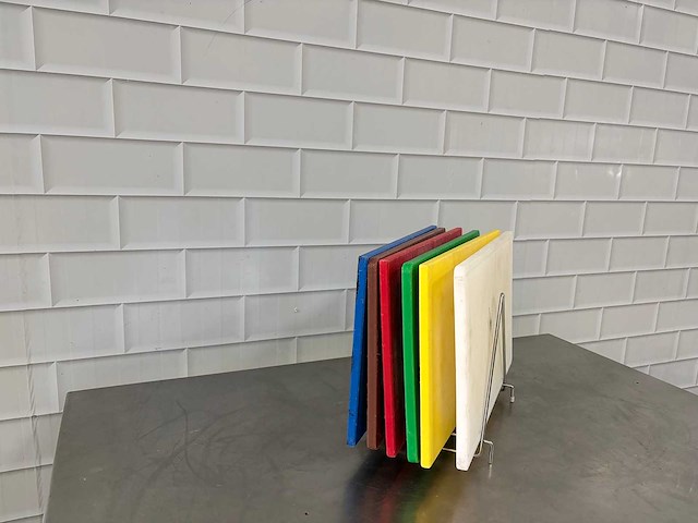 Kunststof snijplank met rvs rek (6x) - afbeelding 1 van  3