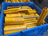 Kunststof staanderbeschermers ca 50 stuks - afbeelding 8 van  11