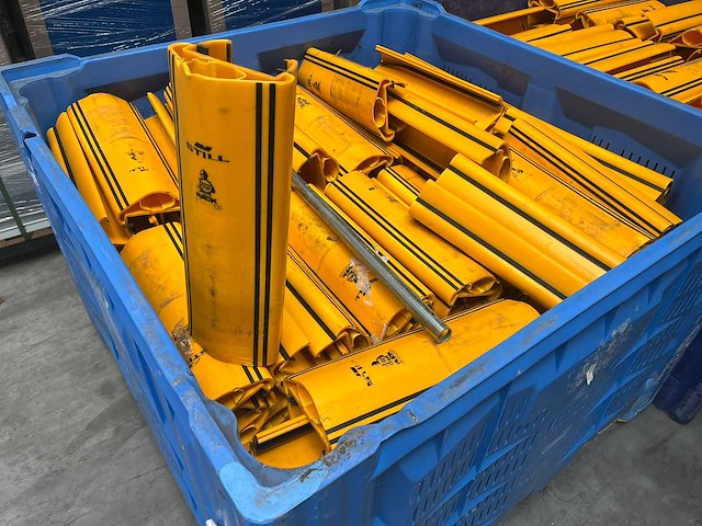 Kunststof staanderbeschermers ca 50 stuks - afbeelding 10 van  12