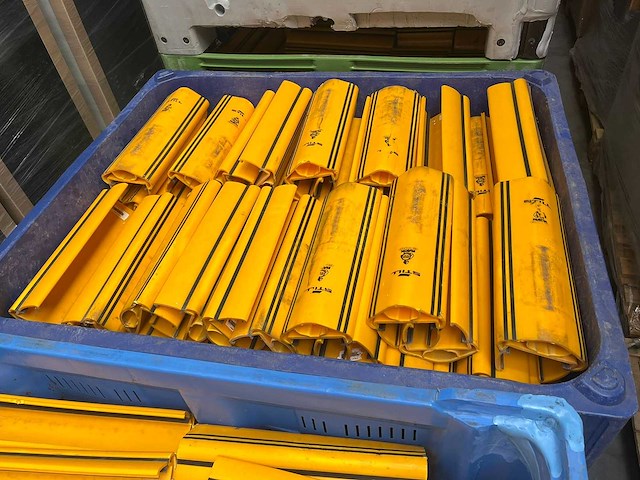 Kunststof staanderbeschermers ca 50 stuks - afbeelding 7 van  12