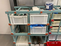 Kunststof stelling met inhoud (2x) - afbeelding 2 van  2