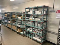 Kunststof stelling met inhoud (3x) - afbeelding 1 van  8