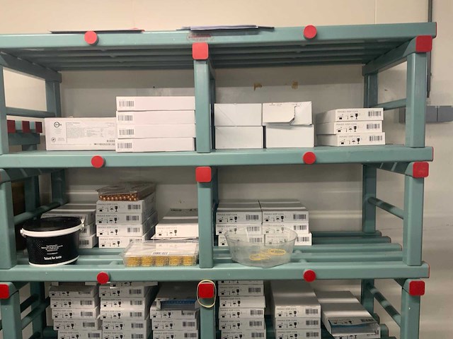 Kunststof stelling met inhoud (3x) - afbeelding 3 van  8