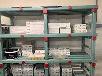 Kunststof stelling met inhoud (3x) - afbeelding 3 van  8