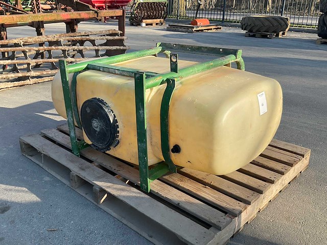 Kunststof tank - afbeelding 1 van  4