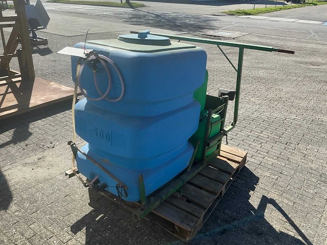 Kunststof tank - afbeelding 1 van  8