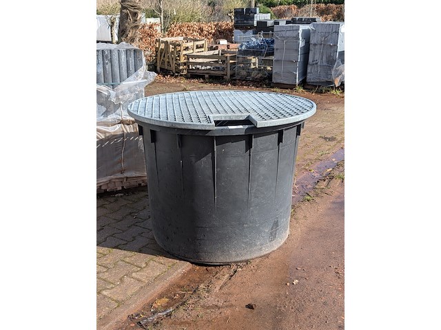 Kunststof ton met afdekrooster - afbeelding 1 van  5