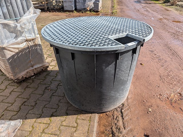 Kunststof ton met afdekrooster - afbeelding 2 van  5