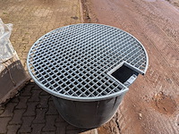 Kunststof ton met afdekrooster - afbeelding 3 van  5