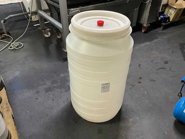 Kunststof vat 200 liter (7x) - afbeelding 1 van  2