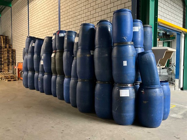 Kunststof vaten - afbeelding 1 van  6