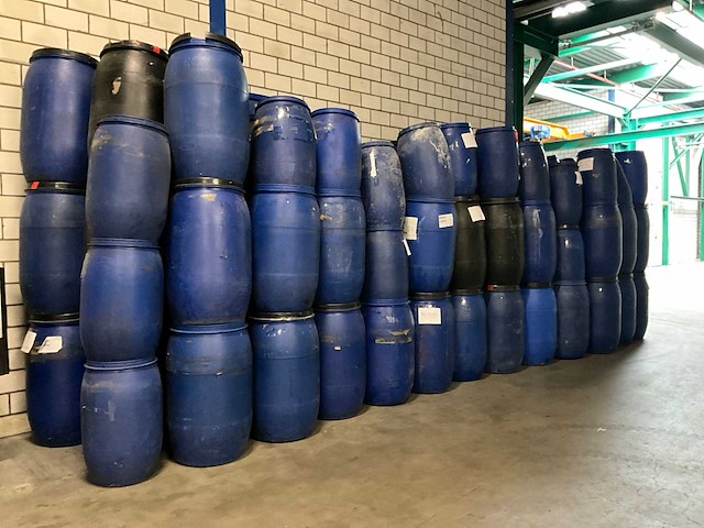 Kunststof vaten - afbeelding 2 van  6