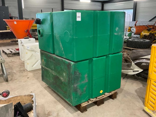Kunststof vloeistoftank (2x) - afbeelding 1 van  4