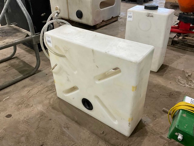 Kunststof vloeistoftank - afbeelding 2 van  2
