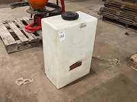Kunststof vloeistoftank - afbeelding 1 van  2