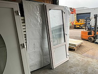 Kunststof voordeur met kozijn - afbeelding 1 van  7