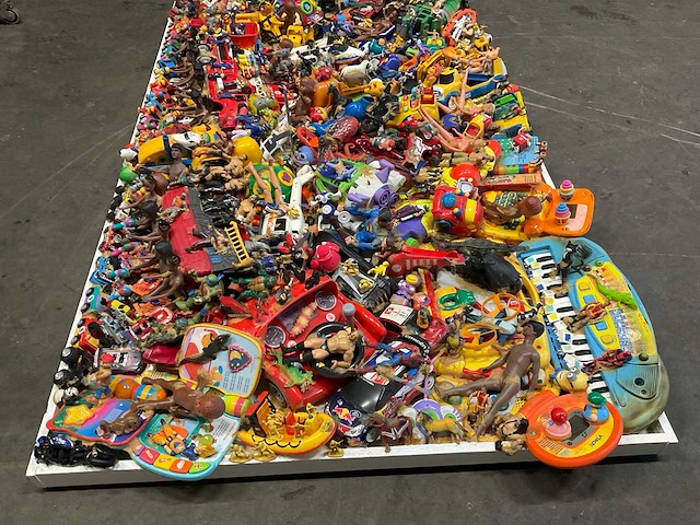 Kunstwerk art. mike kelley (1954-2012) bazaar - afbeelding 3 van  10