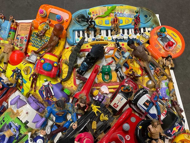 Kunstwerk art. mike kelley (1954-2012) bazaar - afbeelding 9 van  10