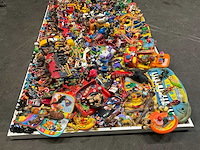 Kunstwerk art. mike kelley (1954-2012) bazaar - afbeelding 3 van  10
