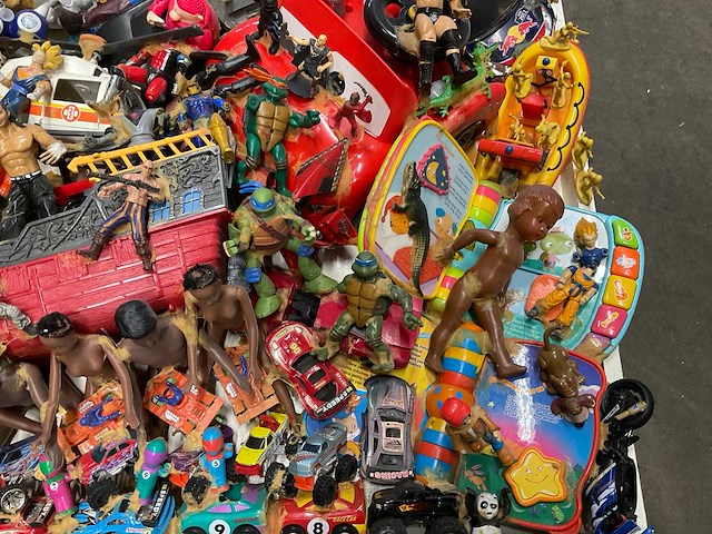 Kunstwerk art. mike kelley (1954-2012) bazaar - afbeelding 4 van  10