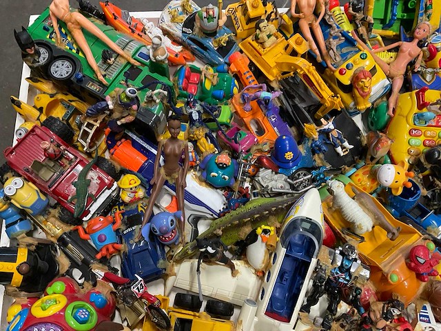 Kunstwerk art. mike kelley (1954-2012) bazaar - afbeelding 7 van  10