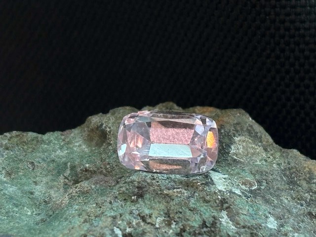 Kunziet 5.44 carat natuurlijke edelsteen - afbeelding 1 van  4
