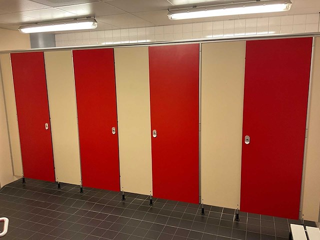 Kupan - trespa sanitairwand met deuren - afbeelding 3 van  6