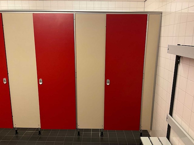 Kupan - trespa sanitairwand met deuren - afbeelding 5 van  6