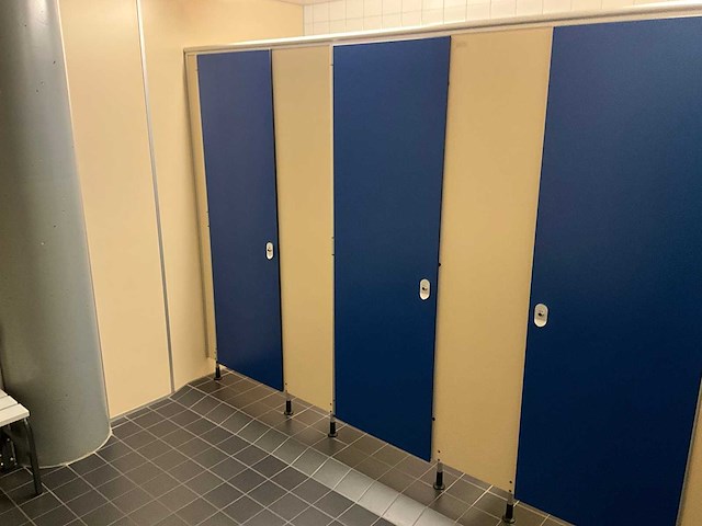 Kupan - trespa sanitairwand met deuren - afbeelding 2 van  5
