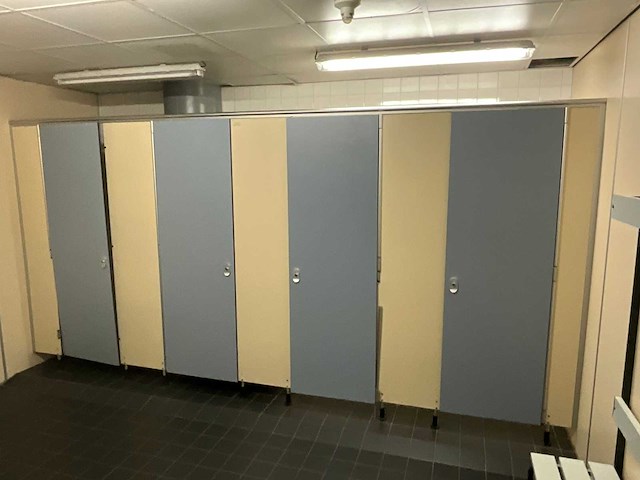 Kupan - trespa sanitairwand met deuren - afbeelding 5 van  5