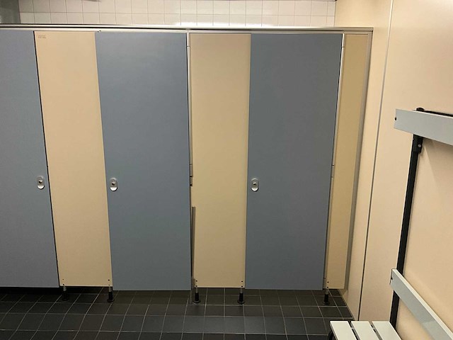 Kupan - trespa sanitairwand met deuren - afbeelding 4 van  5